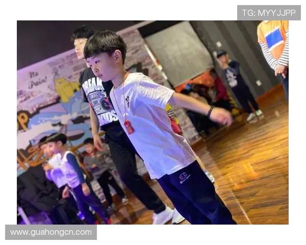 南京街舞队荣登全国街舞节奏排行榜第二名引发热议 南京街舞队荣登全国街舞节奏排行榜第二名引发热议