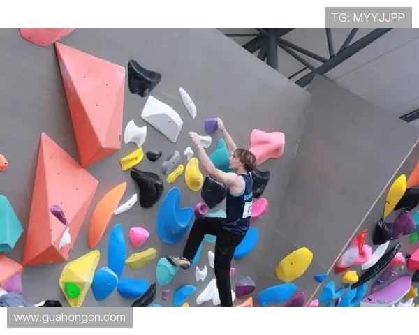 南京飞盘队在世界攀岩锦标赛中的灵活性表现引发广泛关注与讨论 南京飞盘队在世界攀岩锦标赛中的灵活性表现引发广泛关注与讨论