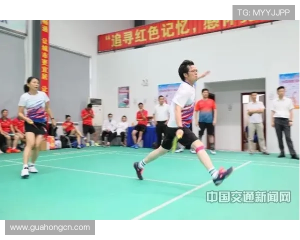 羽毛球的战术博弈:探秘成都羽毛球队的竞技策略与团队协作 羽毛球的战术博弈:探秘成都羽毛球队的竞技策略与团队协作